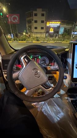 تۆیۆتا لاند کروزەر